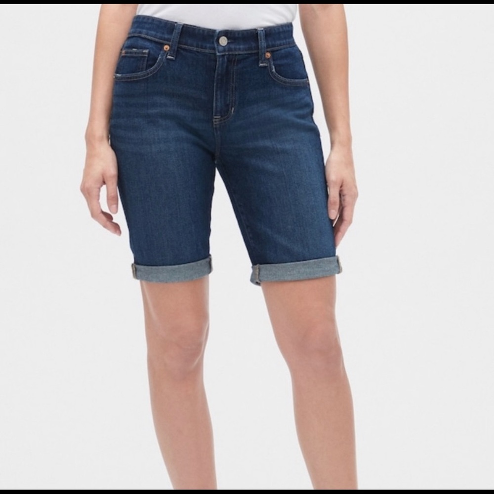 NWOT Gap Bermuda dark indigo denim shorts size 26
